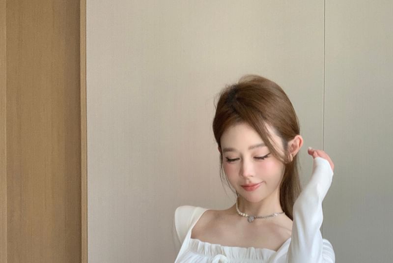 Long-Sleeve Square-Neck Plain Shirred Crop Top