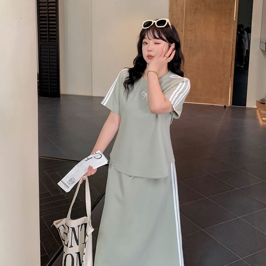 Plus Size Set: Short-Sleeve Round Neck Two Tone Bow Embroidered Tee + Drawstring Waist Midi A-Line Skirt