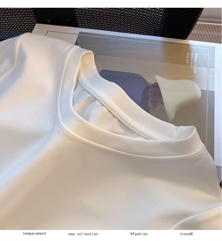 Short-Sleeve Round Neck Plain Ruched Tee