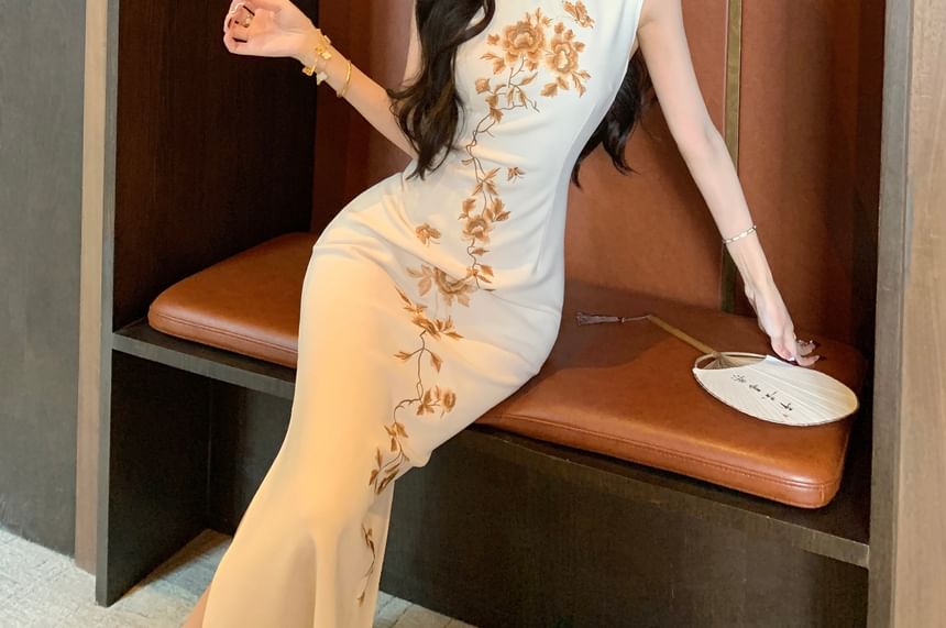 Sleeveless Floral Print Slit Midi Qipao