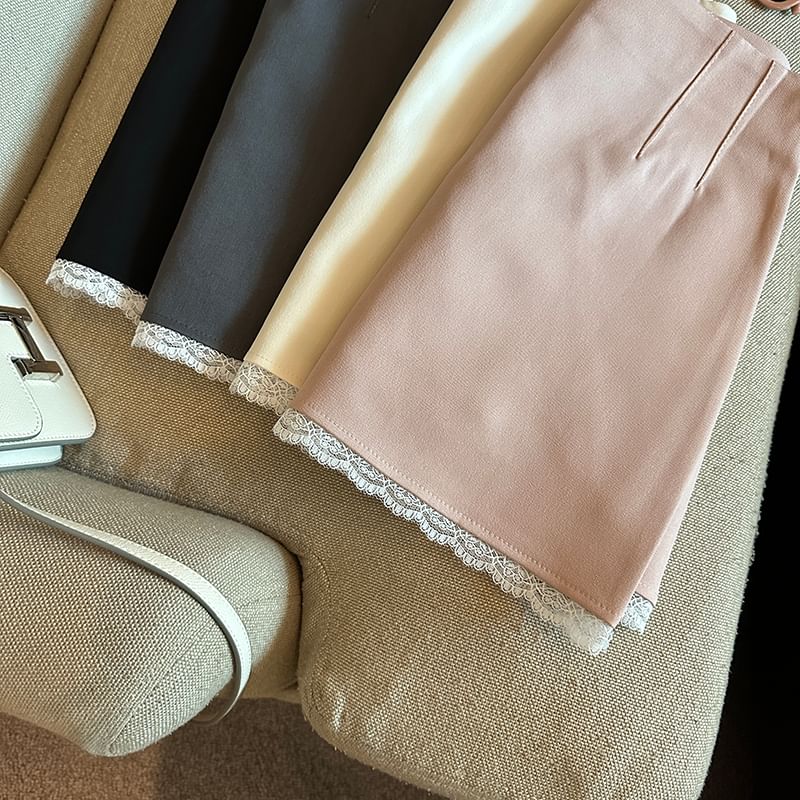 Lace-Trimmed High-Rise Mini Flared Skirt