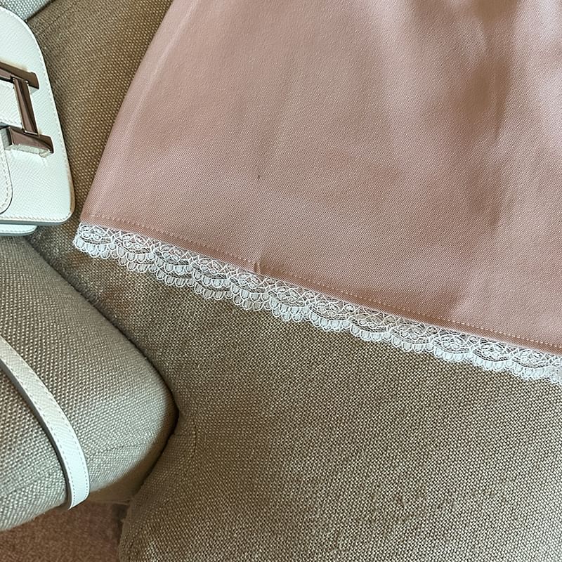 Lace-Trimmed High-Rise Mini Flared Skirt