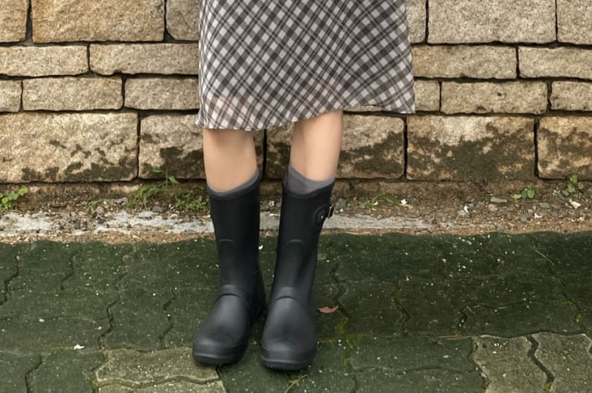 Vintage Plaid Midi A-Line Skirt with Low Rise Fit