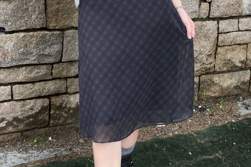 Vintage Plaid Midi A-Line Skirt with Low Rise Fit