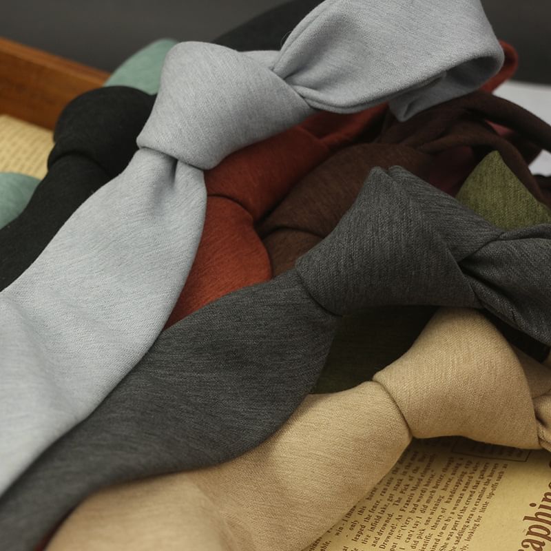 Plain Woolen Tie