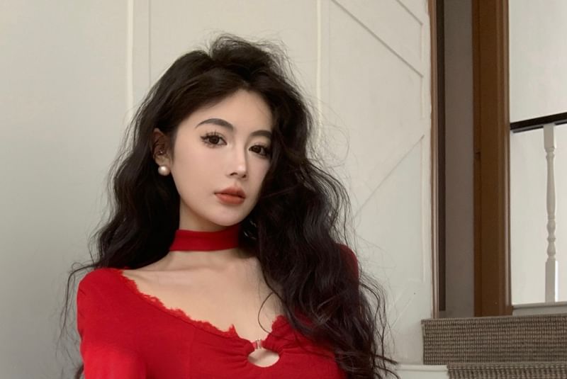 Long-Sleeve Scoop Neck Plain Lace Trim Cropped T-Shirt