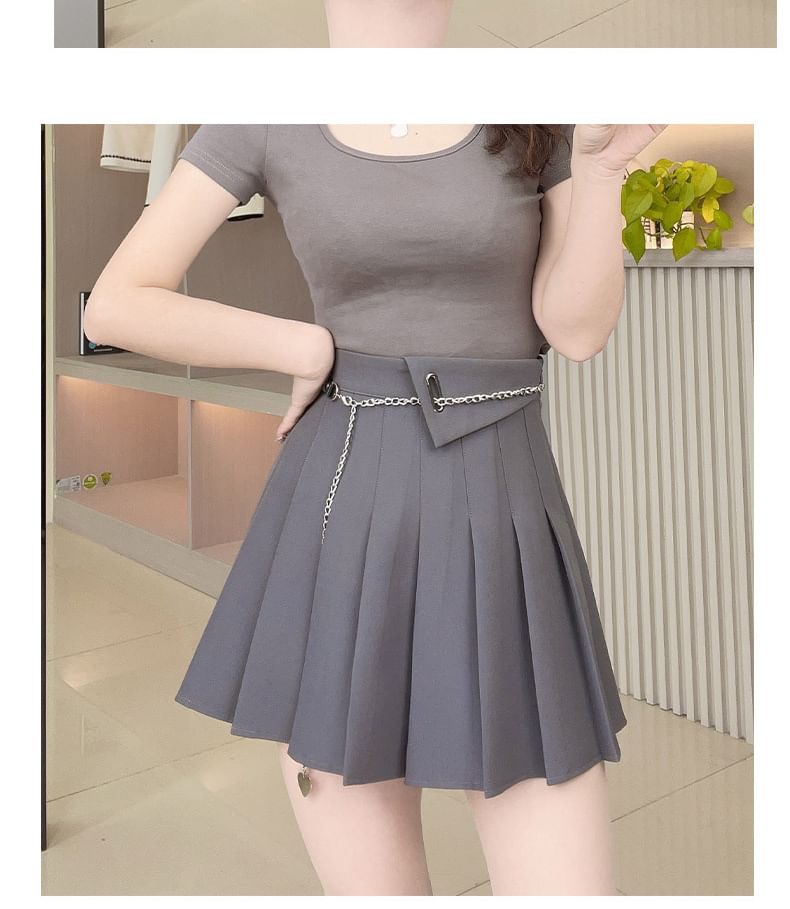 Pleated A-Line Skirt with High Waist and Solid Fabric