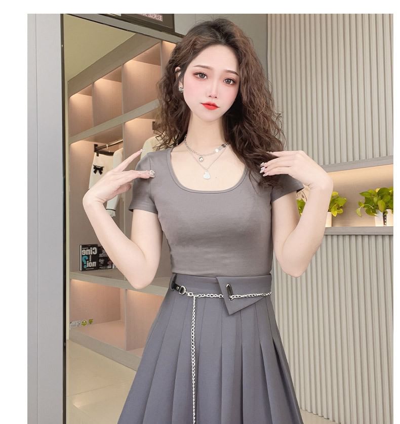 Pleated A-Line Skirt with High Waist and Solid Fabric