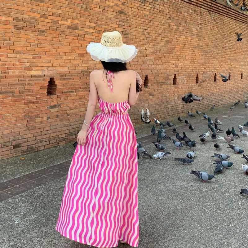Sleeveless Halter Neck Wave Striped Maxi A-Line Dress