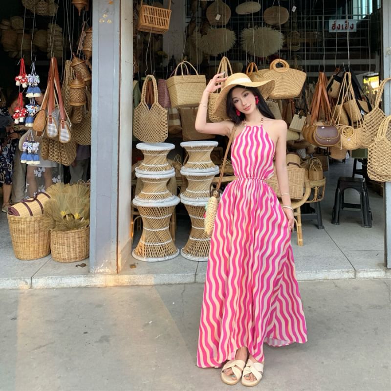 Sleeveless Halter Neck Wave Striped Maxi A-Line Dress