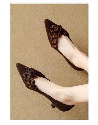 Kitten Heel Pointed Toe Plain Flower Accent Pumps