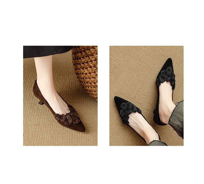 Kitten Heel Pointed Toe Plain Flower Accent Pumps