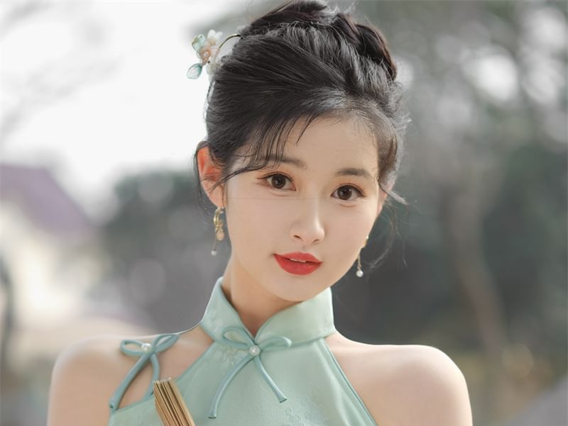 Sleeveless Bow Jacquard Midi Sheath Qipao