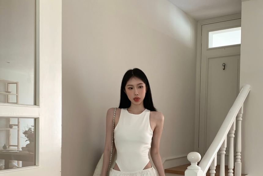 Sleeveless Round Neck Plain Bodysuit Top / Low Waist Plain Ruched Wide Leg Pants