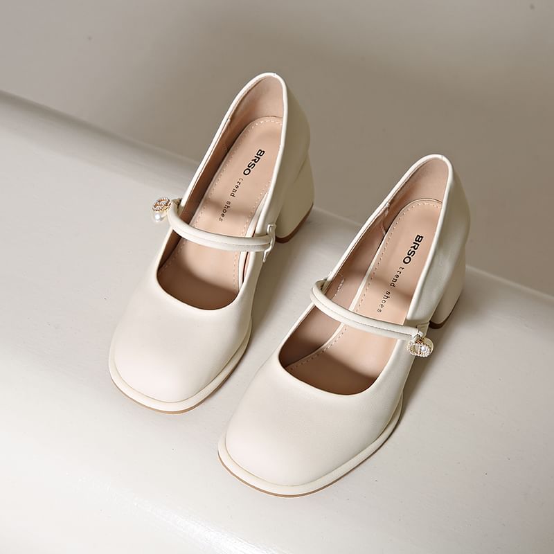 Chunky Heel Mary Jane Pumps