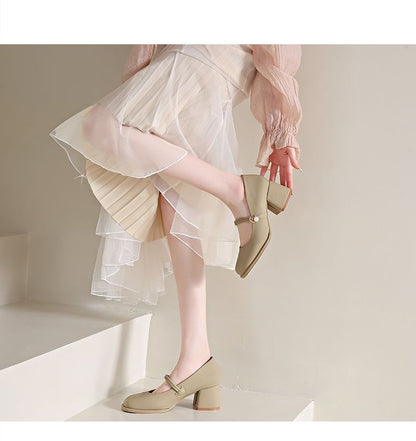 Chunky Heel Mary Jane Pumps