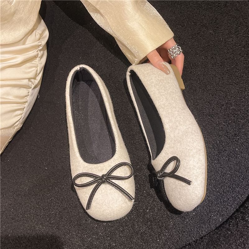 Round Toe Bow Accent Flats