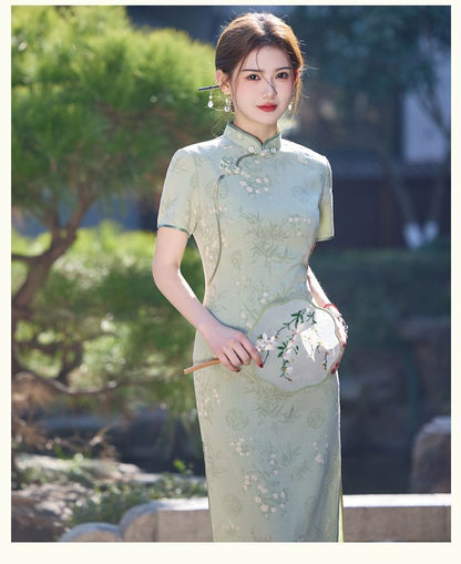 Short-Sleeve Floral Side-Slit Midi Qipao
