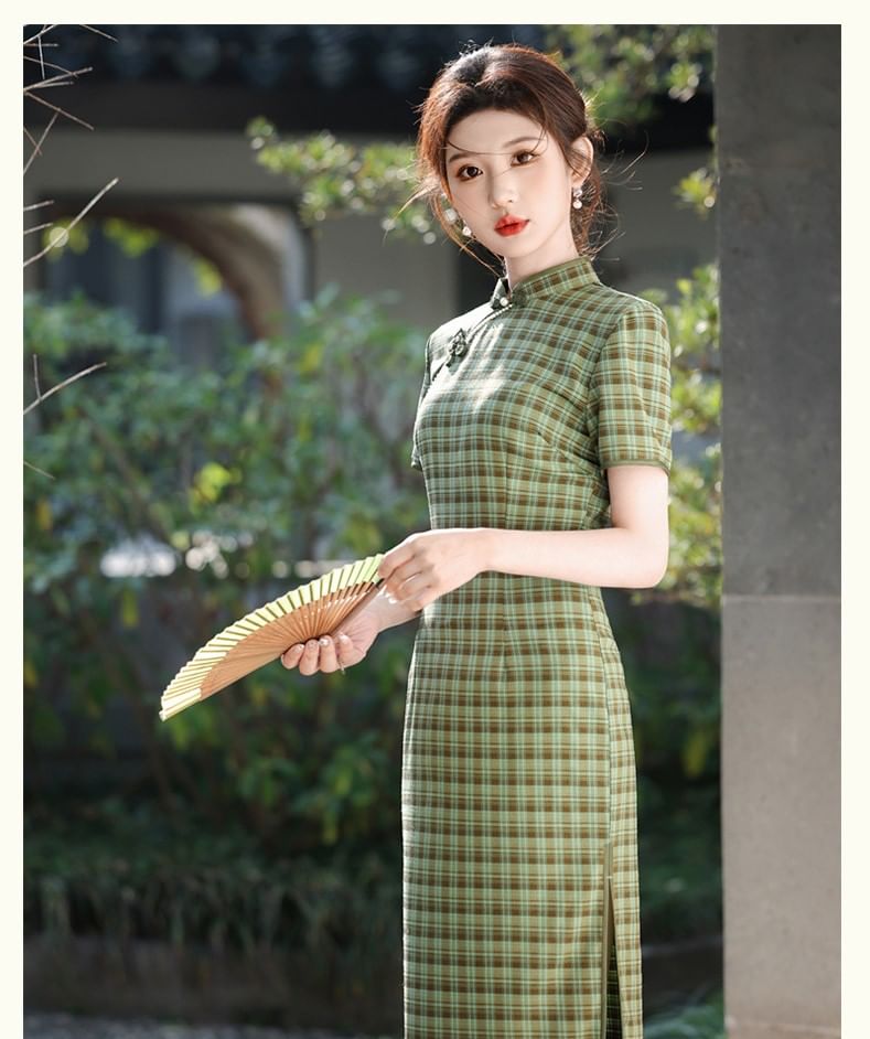Short-Sleeve Plaid Side-Slit Midi Qipao