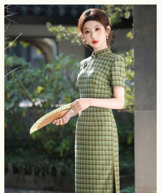 Short-Sleeve Plaid Side-Slit Midi Qipao