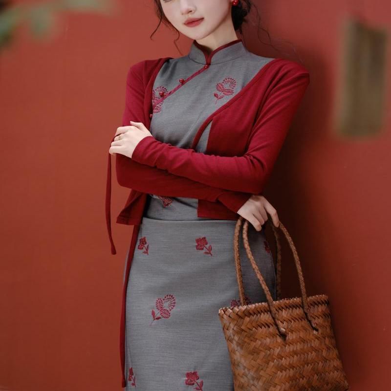 Sleeveless Floral Print Maxi Sheath Qipao / Plain Cardigan / Set