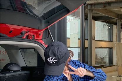 Long-Sleeve Collared Plaid Button Up Shirt