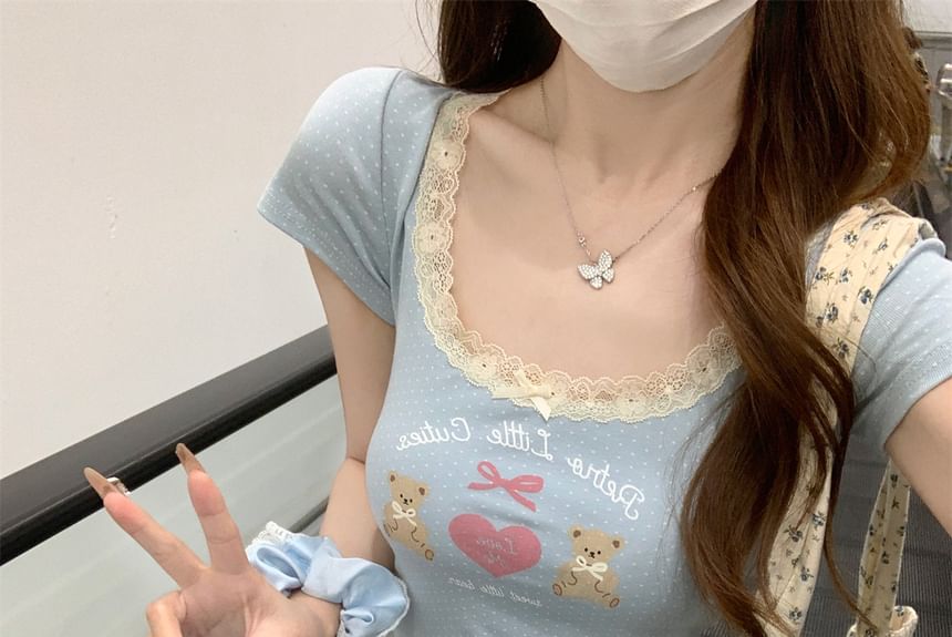 Short-Sleeve Scoop Neck Bear Print Lace Trim Slim Fit Crop Tee