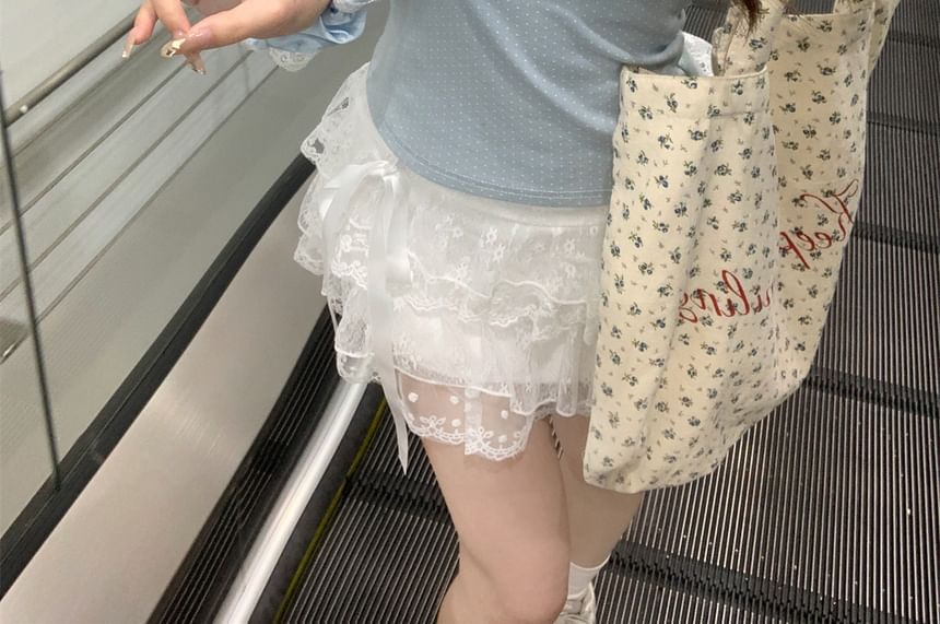 Short-Sleeve Scoop Neck Bear Print Lace Trim Slim Fit Crop Tee