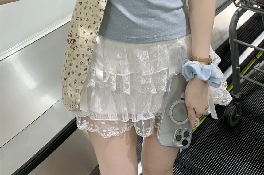 Short-Sleeve Scoop Neck Bear Print Lace Trim Slim Fit Crop Tee