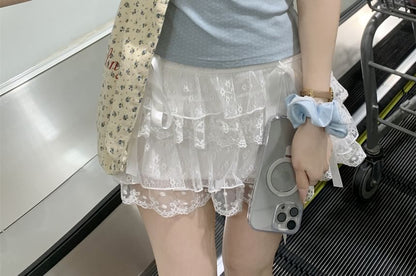 Short-Sleeve Scoop Neck Bear Print Lace Trim Slim Fit Crop Tee