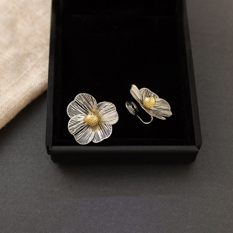 Flower Ear Stud / Clip-On Earring
