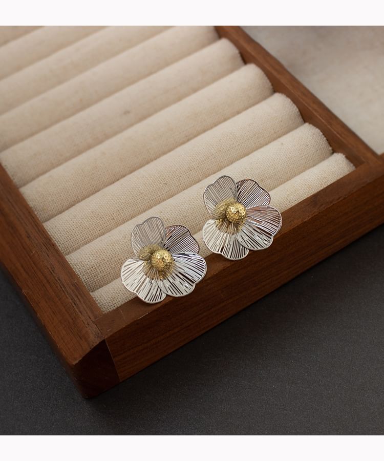 Flower Ear Stud / Clip-On Earring
