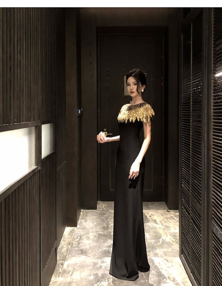 Cap-Sleeve Round Neck Sequin Panel Maxi Sheath Evening Dress