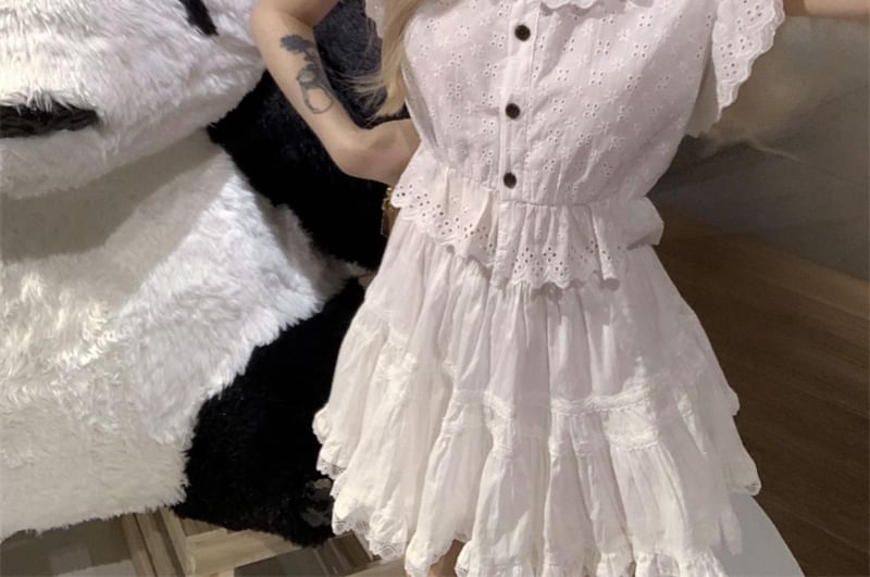 Cap-Sleeve Flower Embroidered Lace Trim Blouse / High Waist Plain Mini A-Line Skirt