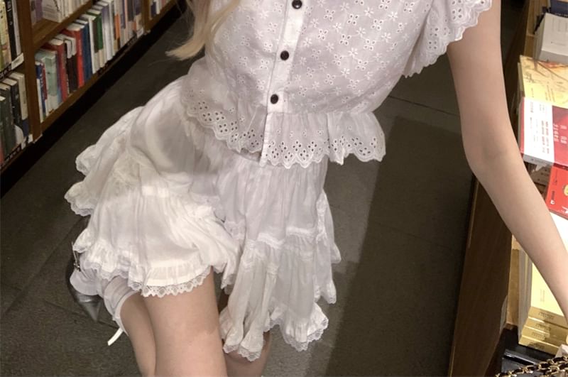 Cap-Sleeve Flower Embroidered Lace Trim Blouse / High Waist Plain Mini A-Line Skirt