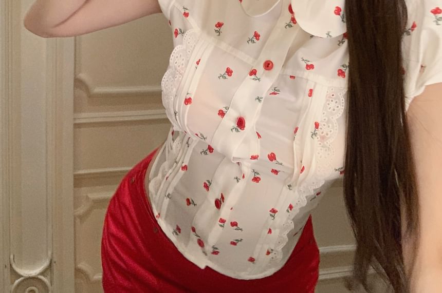 Puff-Sleeve Floral Shirt / Mid Rise Plain Mini Pencil Skirt