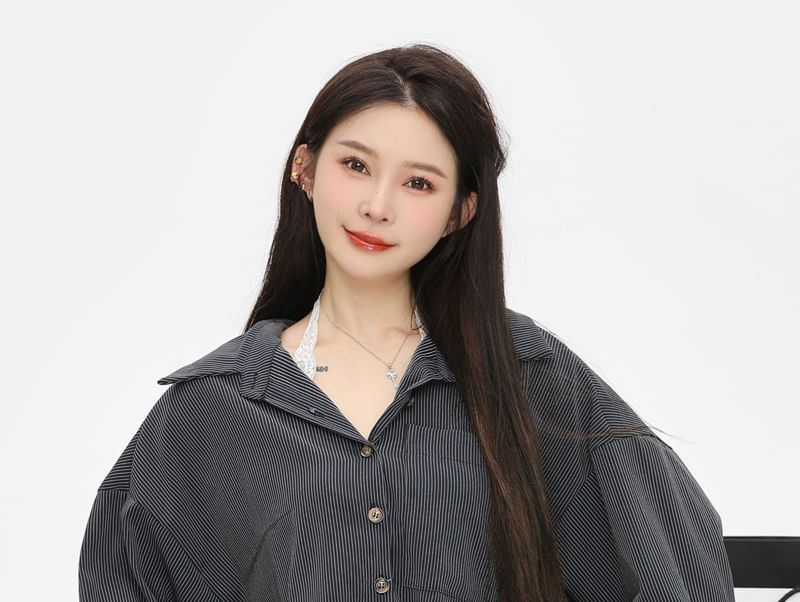 Long-Sleeve Striped Pocket Front Oversized Shirt / Plain Lace Trim Camisole Top