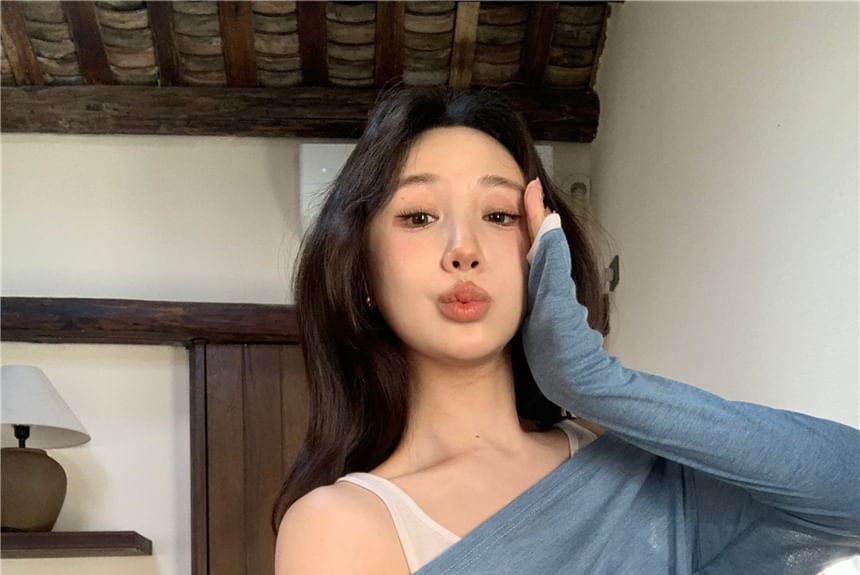 Long-Sleeve Cold-Shoulder Two Tone Mock Two-Piece T-Shirt