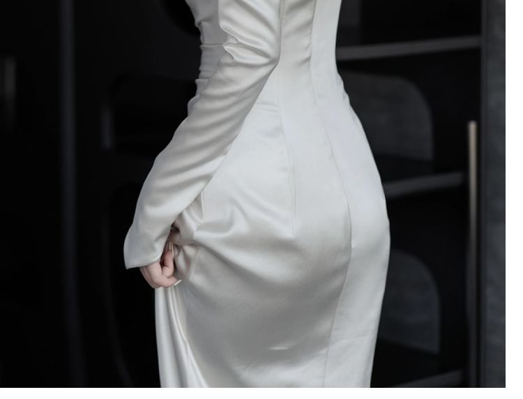 Long-Sleeve Off-Shoulder Plain Ruched Satin Mermaid Wedding Gown