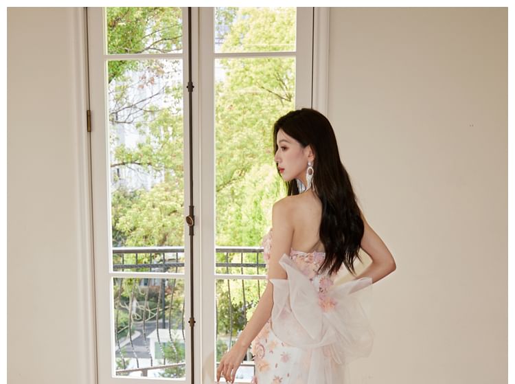 Set: Strapless Floral Accent Mini Sheath Cocktail Dress + Bow