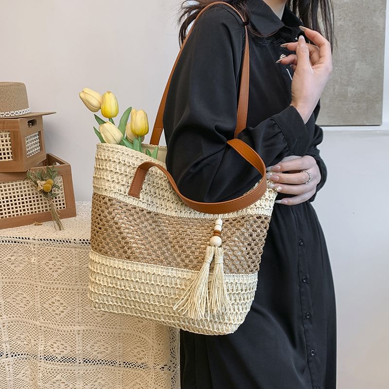 Two-Tone Woven Tassel Tote Bag