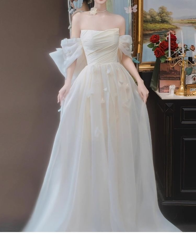 Off-Shoulder Mesh Floral A-Line Wedding Gown