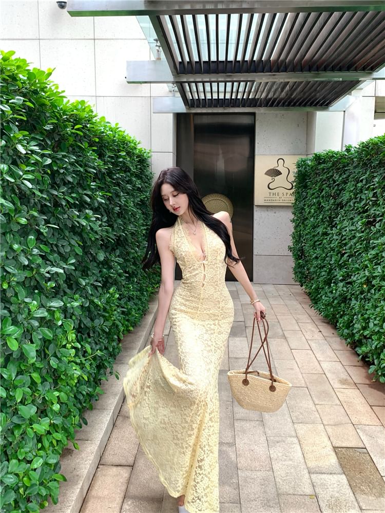 Halter V-Neck Lace Mermaid Evening Gown