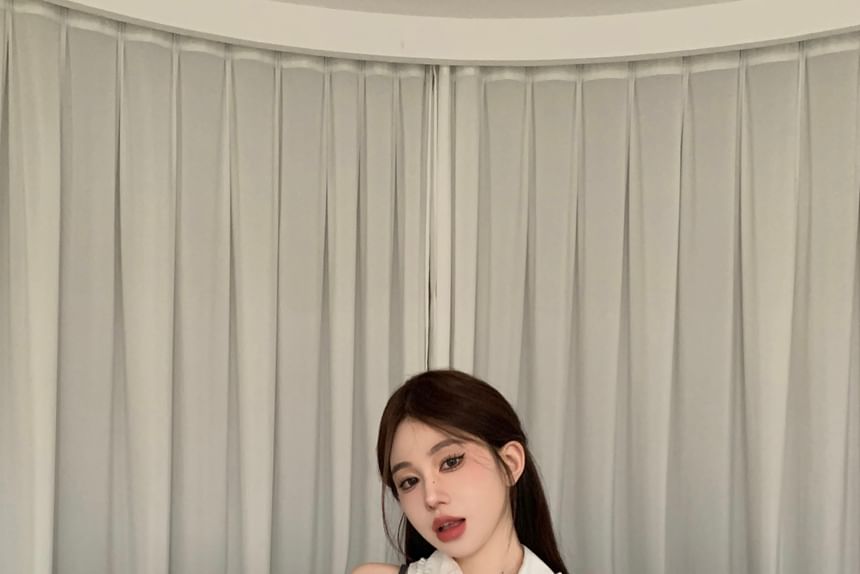 Button-Up Plain Crop Camisole Top / Mini Pencil Skirt / Sleeveless Shirt