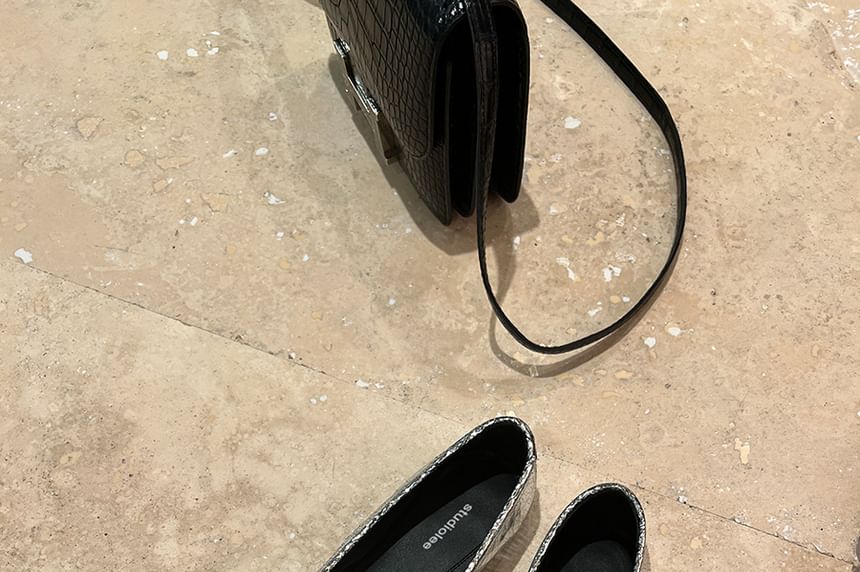 Split Toe Metallic Genuine Leather Flats