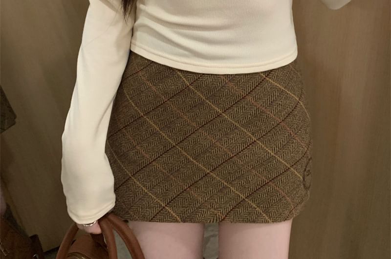 Lace Trim Long Sleeve Crop Top
