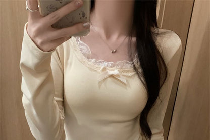 Lace Trim Long Sleeve Crop Top