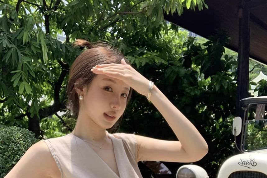 Set: V-Neck Plain Asymmetrical Tank Top + Elastic Waist Maxi A-Line Skirt