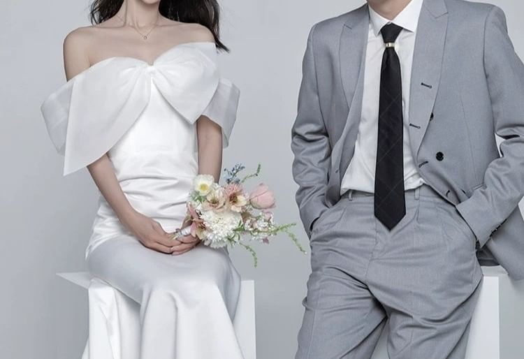 Off Shoulder Plain A-Line Wedding Gown