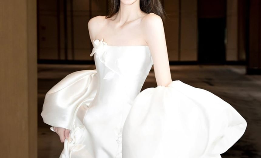 Strapless Plain Trained A-Line Wedding Gown